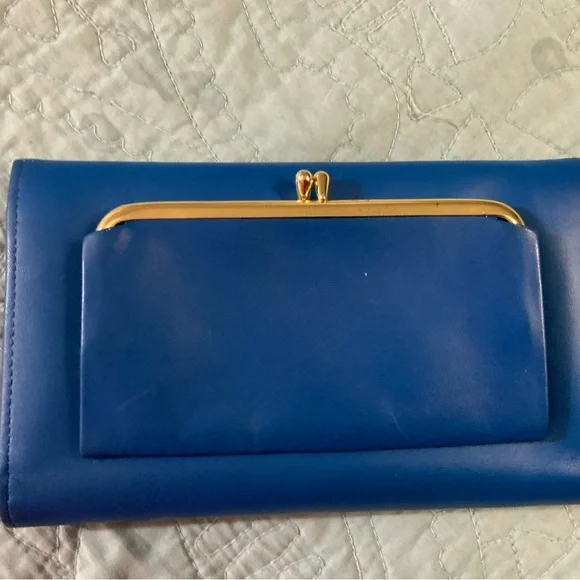 Chic Blue Women's Leather Wallet - Picture 2 of 5